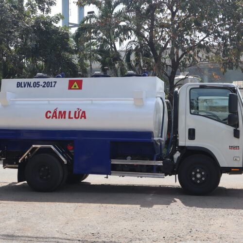 &Ocirc; t&ocirc; xi t&eacute;c chở xăng